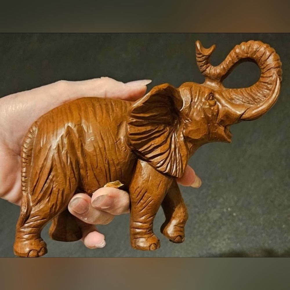 Vintage Red Mill Mfg Elephant Handcrafted Made in USA Wood Pecan Shell